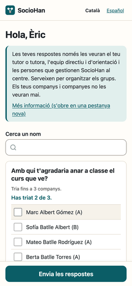 Qüestionari en un mòbil: salutació a l'alumne, qui llegirà les respostes, cercador de noms i la llista de companys per triar.